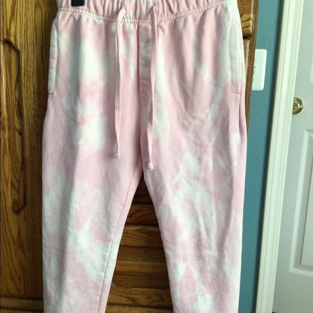 American Eagle pink/white tie dye sweat suit